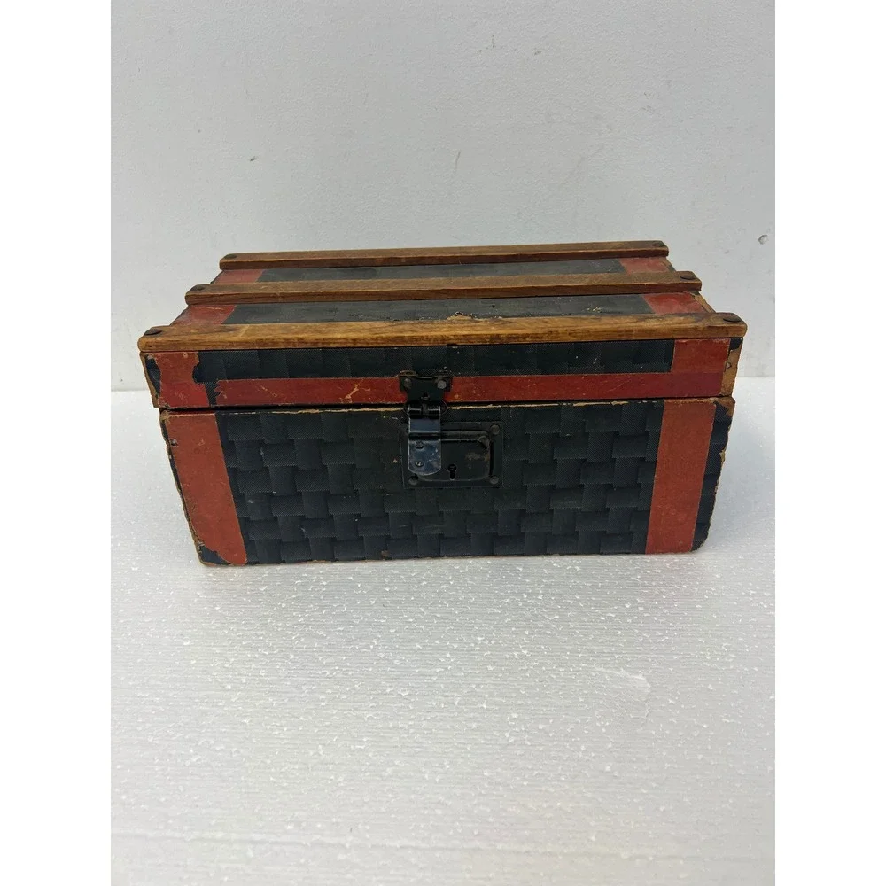 Antique Dollhouse Steamer Trunk w Tray Miniature Wood Slat Chest Vintage Box Old